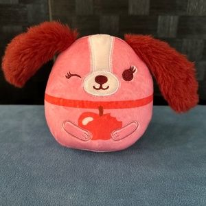 Disney Squashmallows, Scented mystery Squad Lady eating apple. Plush 5””